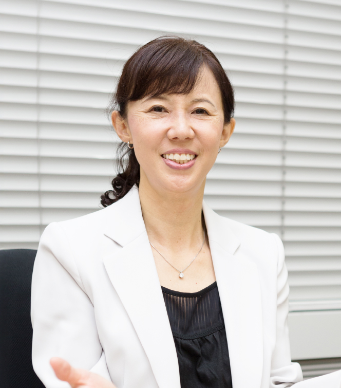 代表 高須 久二子